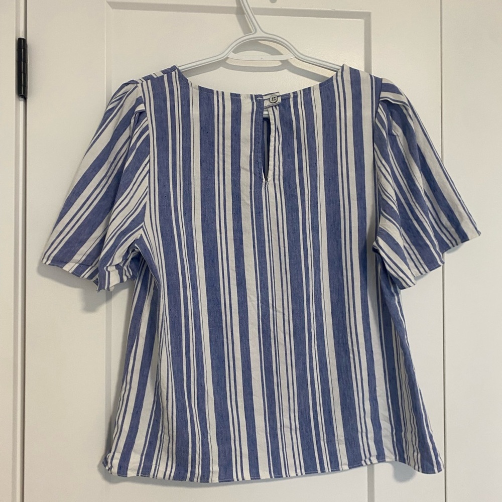 CAbi 5343 Wing Top Blue White Striped Linen Blend Blouse Crop Keyhole Size Small - Picture 9 of 10